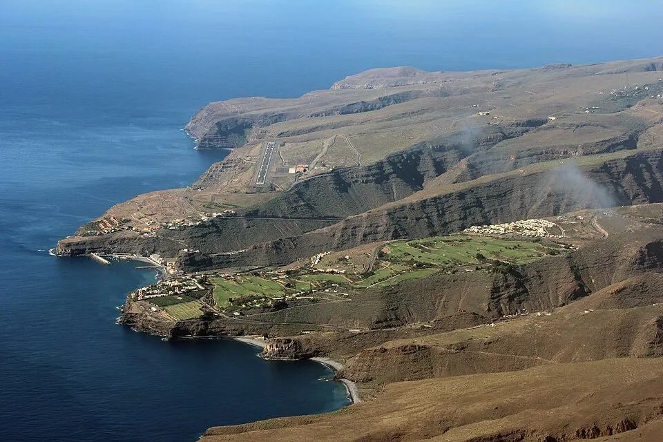 La Gomera cliff runway